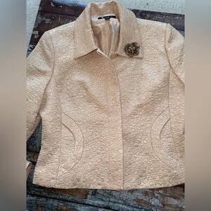 Larry Levine Cream Textured Blazer and skirt